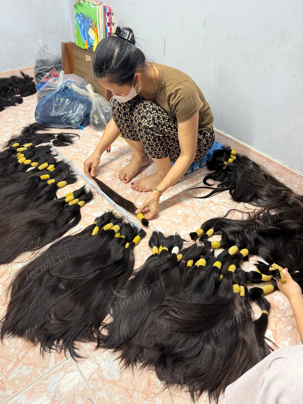 Chọn và phân loại tóc nối theo chất lượng và độ dài